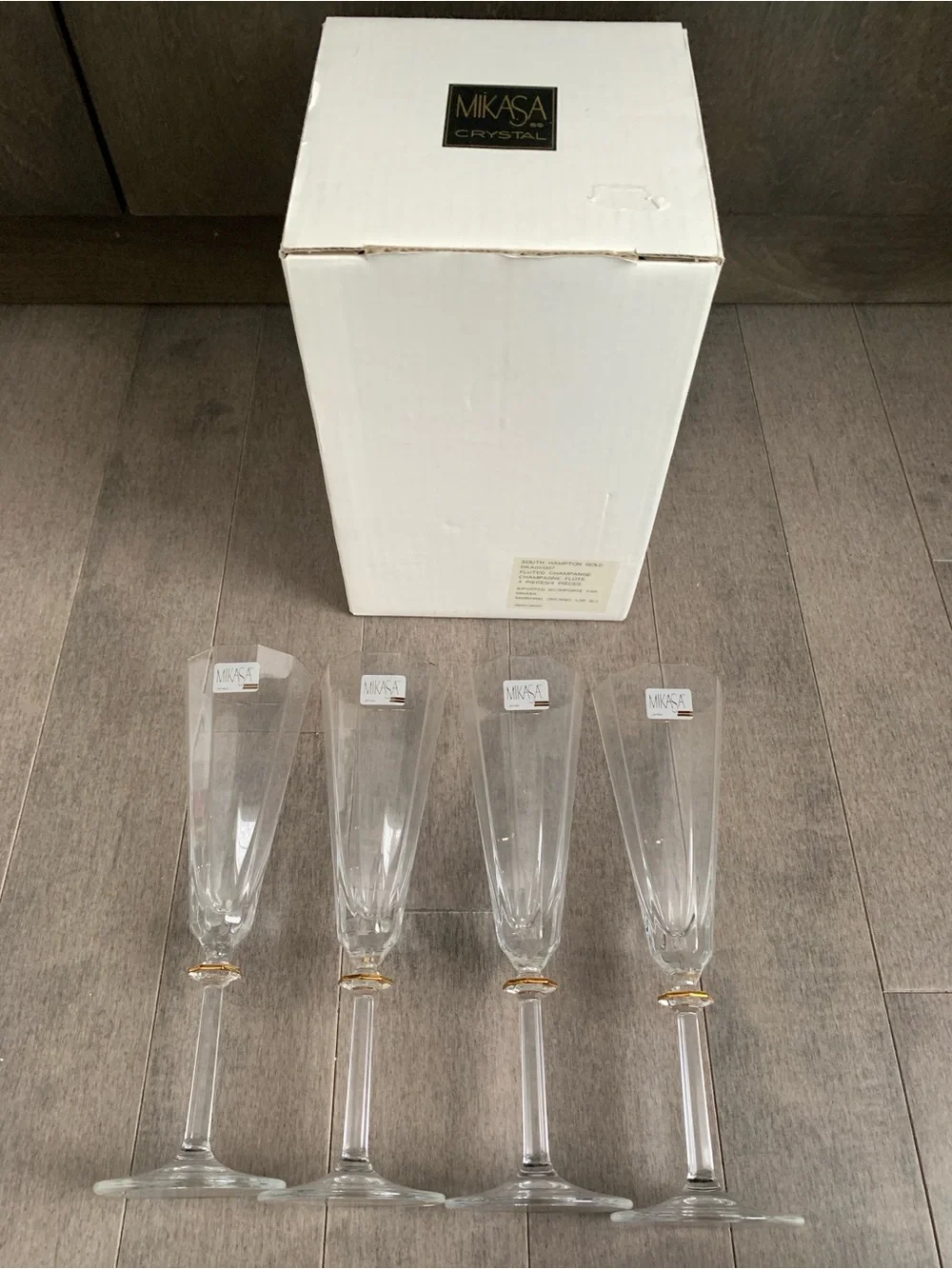 Mikasa Crystal South Hampton Gold Champagne Flutes Set of 4
Brand new box - Picture 5 of 12